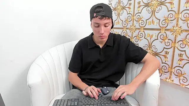 LittleDanny  online show from 21, 12, 2025