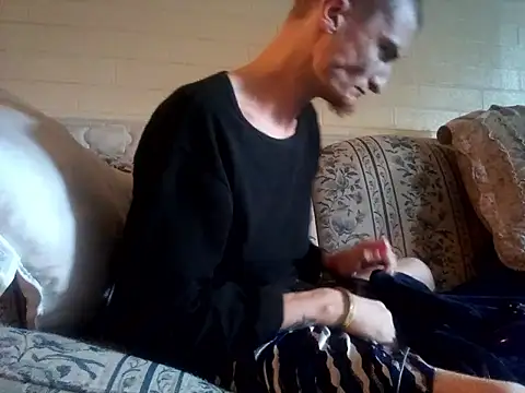 jizzyglizzy92 online show from 17, 3, 2026