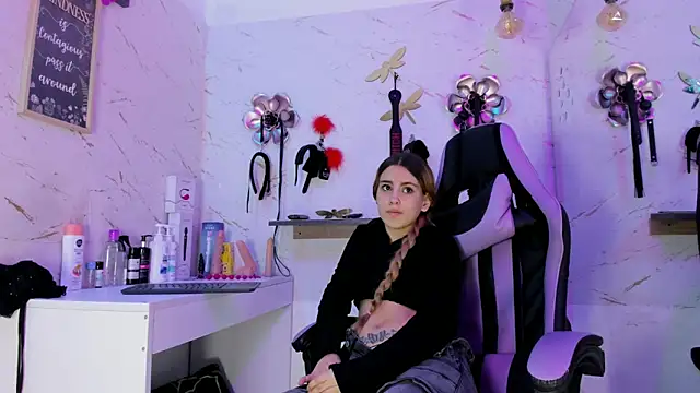 Natasha-Adams online show from 30, 4, 2026