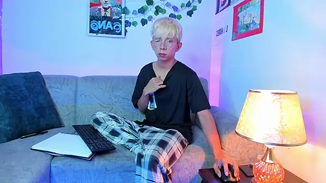 Snapshot of Hyunjin_Son chatting on 16, 3, 2026 Hyunjin Son online show from 16, 3, 2026