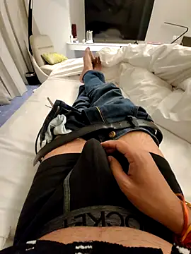 Snapshot of LoveGuruRA chatting on 8, 9, 2025 LoveGuruRA online show from 8, 9, 2025