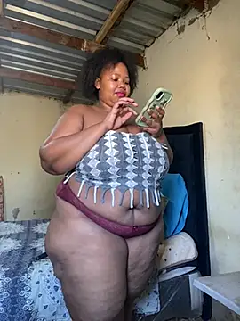 Snapshot of Curvycandy95 chatting on 17, 7, 2026 Curvycandy95 online show from 17, 7, 2026