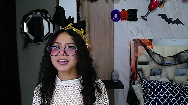 Snapshot of honeymoon_12 chatting on 27, 10, 2025 honeymoon 12 online show from 27, 10, 2025