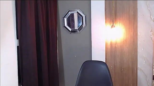 Snapshot of honeymoon_12 chatting on 2, 2, 2026 honeymoon 12 online show from 2, 2, 2026