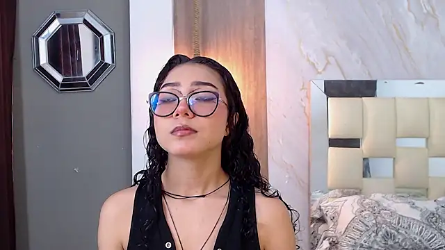 Snapshot of honeymoon_12 chatting on 8, 2, 2026 honeymoon 12 online show from 8, 2, 2026