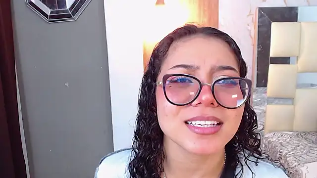 Snapshot of honeymoon_12 chatting on 21, 2, 2026 honeymoon 12 online show from 21, 2, 2026