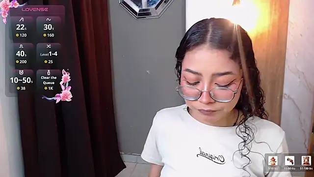 Snapshot of honeymoon_12 chatting on 4, 3, 2026 honeymoon 12 online show from 4, 3, 2026