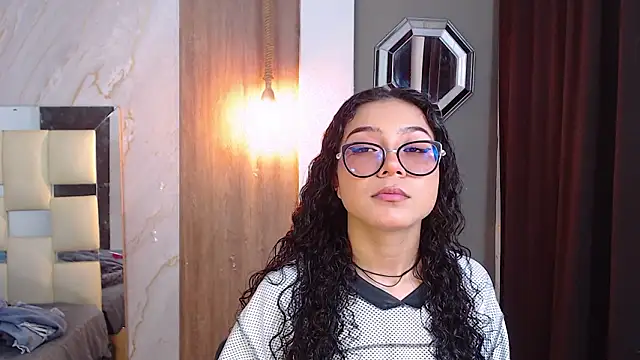 Snapshot of honeymoon_12 chatting on 14, 3, 2026 honeymoon 12 online show from 14, 3, 2026