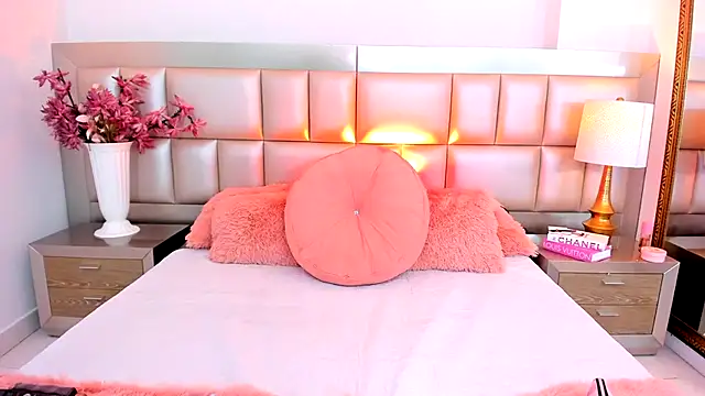 AnnieVegga online show from 14, 10, 2025