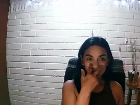 MiiaVelasquez online show from 18, 11, 2025