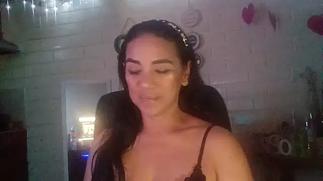 MiiaVelasquez online show from 18, 3, 2026