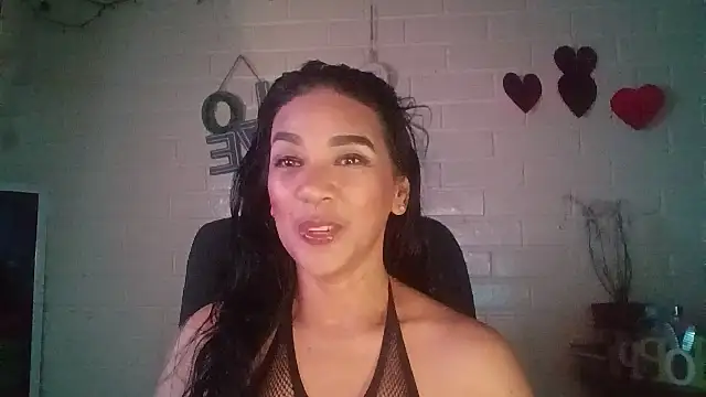MiiaVelasquez online show from 4, 4, 2026