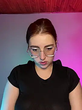 CoraVibes online show from 6, 11, 2025