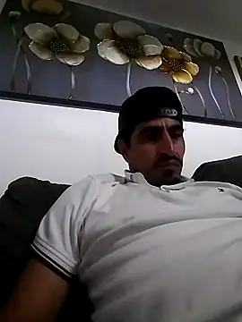Snapshot of Arce92 chatting on 28, 4, 2026 Arce92 online show from 28, 4, 2026