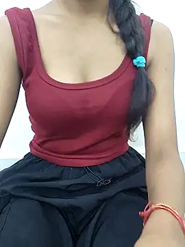 Snapshot of cute_parii_ chatting on 12, 9, 2025 cute parii  online show from 12, 9, 2025