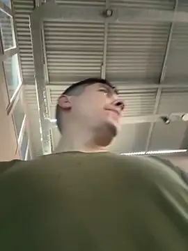 Snapshot of 9999Alez chatting on 21, 10, 2025 9999Alez online show from 21, 10, 2025