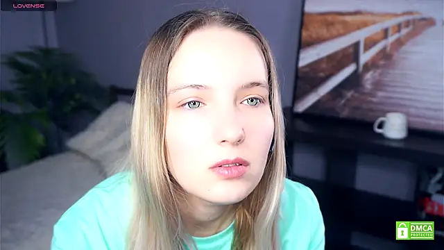 HongTomczak online show from 10, 9, 2025