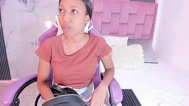 Snapshot of Mia_Duarte1 chatting on 3, 10, 2025 Mia Duarte1 online show from 3, 10, 2025