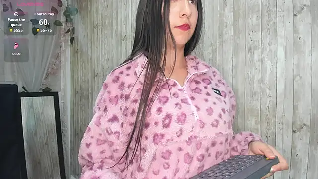 Sophi Thaylorr online show from 11, 9, 2025