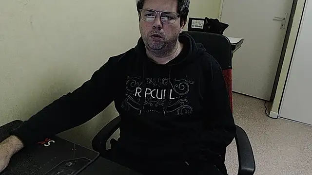 Snapshot of blueandwhite1 chatting on 25, 1, 2025 blueandwhite1 online show from 25, 1, 2025