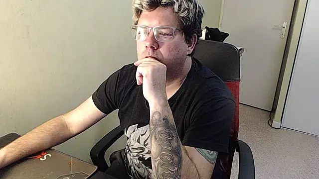 Snapshot of blueandwhite1 chatting on 27, 1, 2025 blueandwhite1 online show from 27, 1, 2025