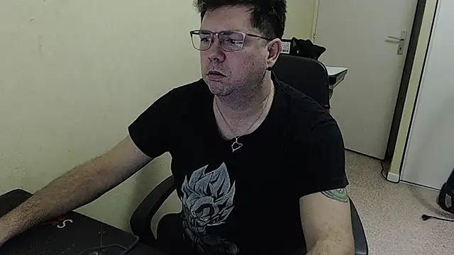 Snapshot of blueandwhite1 chatting on 28, 1, 2025 blueandwhite1 online show from 28, 1, 2025