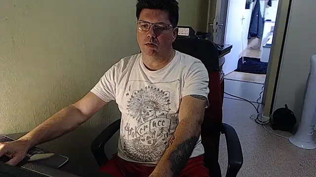 Snapshot of blueandwhite1 chatting on 27, 9, 2025 blueandwhite1 online show from 27, 9, 2025