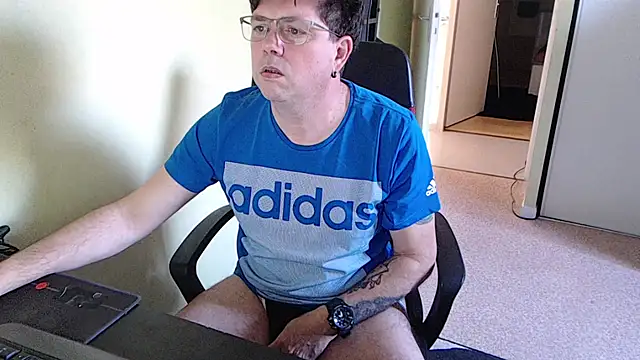 blueandwhite1 online show from 24, 2, 2026