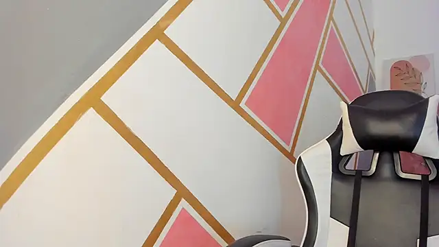 GiaCutee online show from 3, 10, 2025