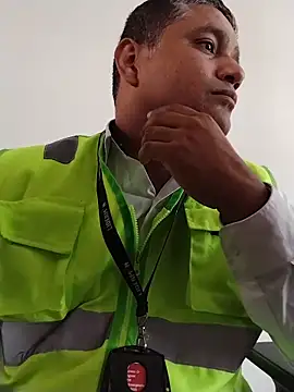 Snapshot of danigarci2307 chatting on 22, 12, 2025 danigarci2307 online show from 22, 12, 2025