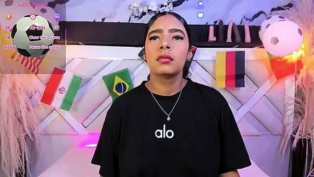 Zoe-Johnson  online show from 25, 6, 2026