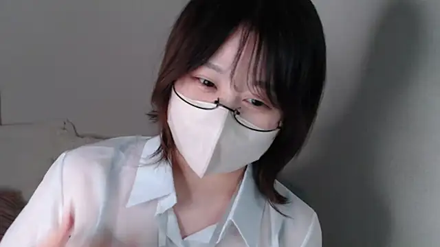 Snapshot of mi__san chatting on 3, 10, 2025 mi san online show from 3, 10, 2025