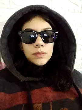 emmii cute online show from 23, 10, 2025