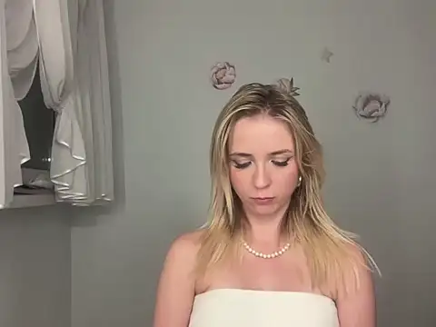 ClaudiaAmore online show from 8, 9, 2025