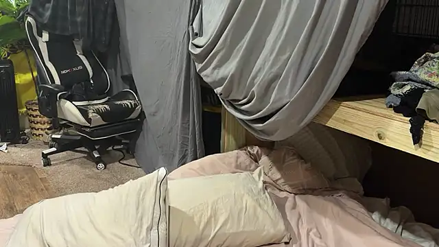 Snapshot of DMcNasty4 chatting on 4, 2, 2026 DMcNasty4 online show from 4, 2, 2026