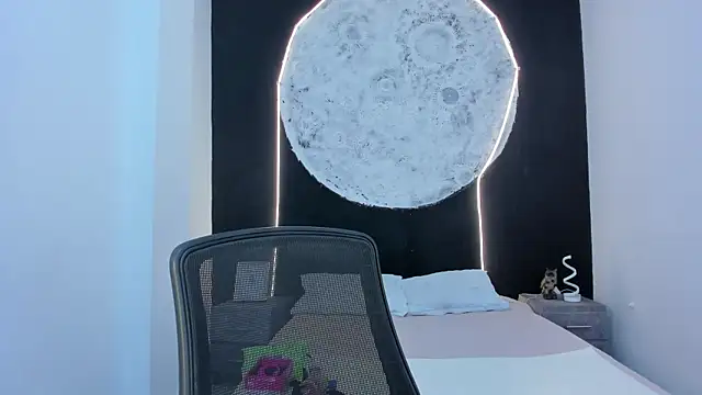 ScarletMoon1  online show from 17, 10, 2025