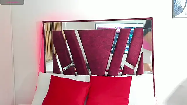 Snapshot of ReginaRosetti chatting on 29, 10, 2025 ReginaRosetti online show from 29, 10, 2025