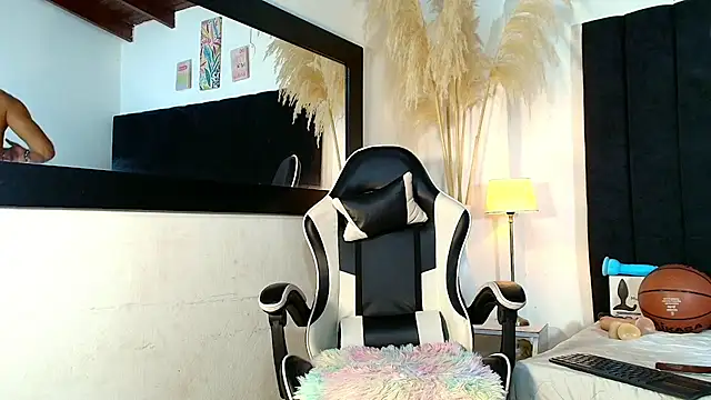 Snapshot of MaicolParker_ chatting on 20, 6, 2026 MaicolParker online show from 20, 6, 2026
