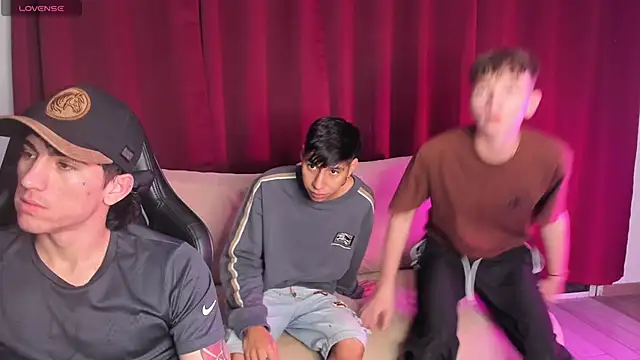 Handsomeboyss19 online show from 3, 10, 2025