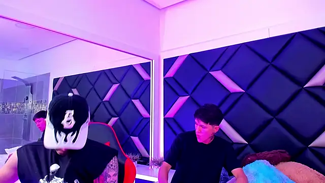 Handsomeboyss19 online show from 17, 10, 2025