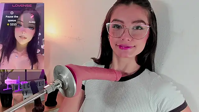 Snapshot of valentinna_montess chatting on 4, 11, 2025 valentinna montess online show from 4, 11, 2025