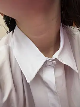 Mia salinass online show from 26, 2, 2026