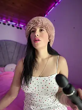 Mia salinass online show from 18, 5, 2026