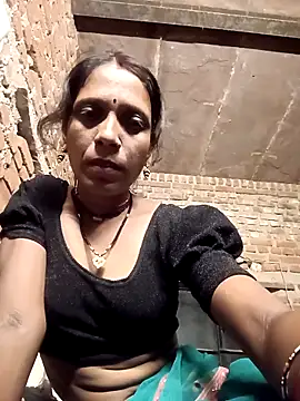 Snapshot of Xx_pooja chatting on 28, 9, 2025 Xx pooja online show from 28, 9, 2025