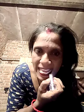 Snapshot of Xx_pooja chatting on 17, 10, 2025 Xx pooja online show from 17, 10, 2025