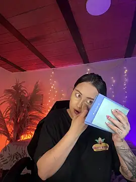SarahCastro1  online show from 29, 4, 2026