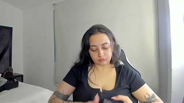 Snapshot of SarahCastro1_ chatting on 23, 6, 2026 SarahCastro1 online show from 23, 6, 2026