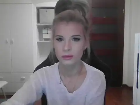 KristineGlow online show from 10, 10, 2025