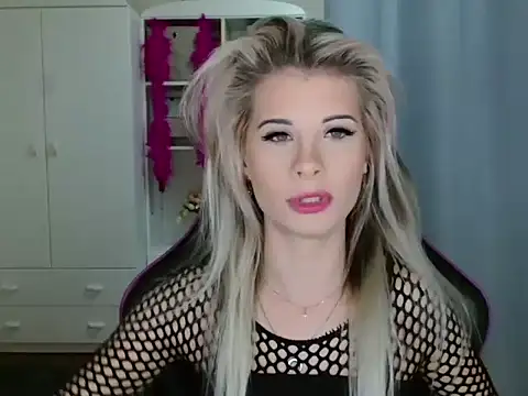 KristineGlow online show from 31, 10, 2025