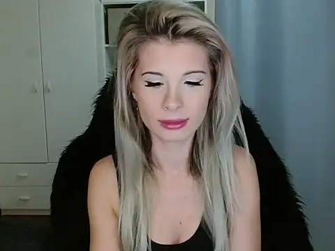 KristineGlow online show from 10, 11, 2025